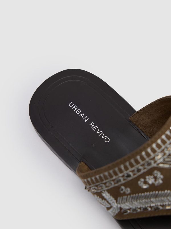 Slippers - Image 6